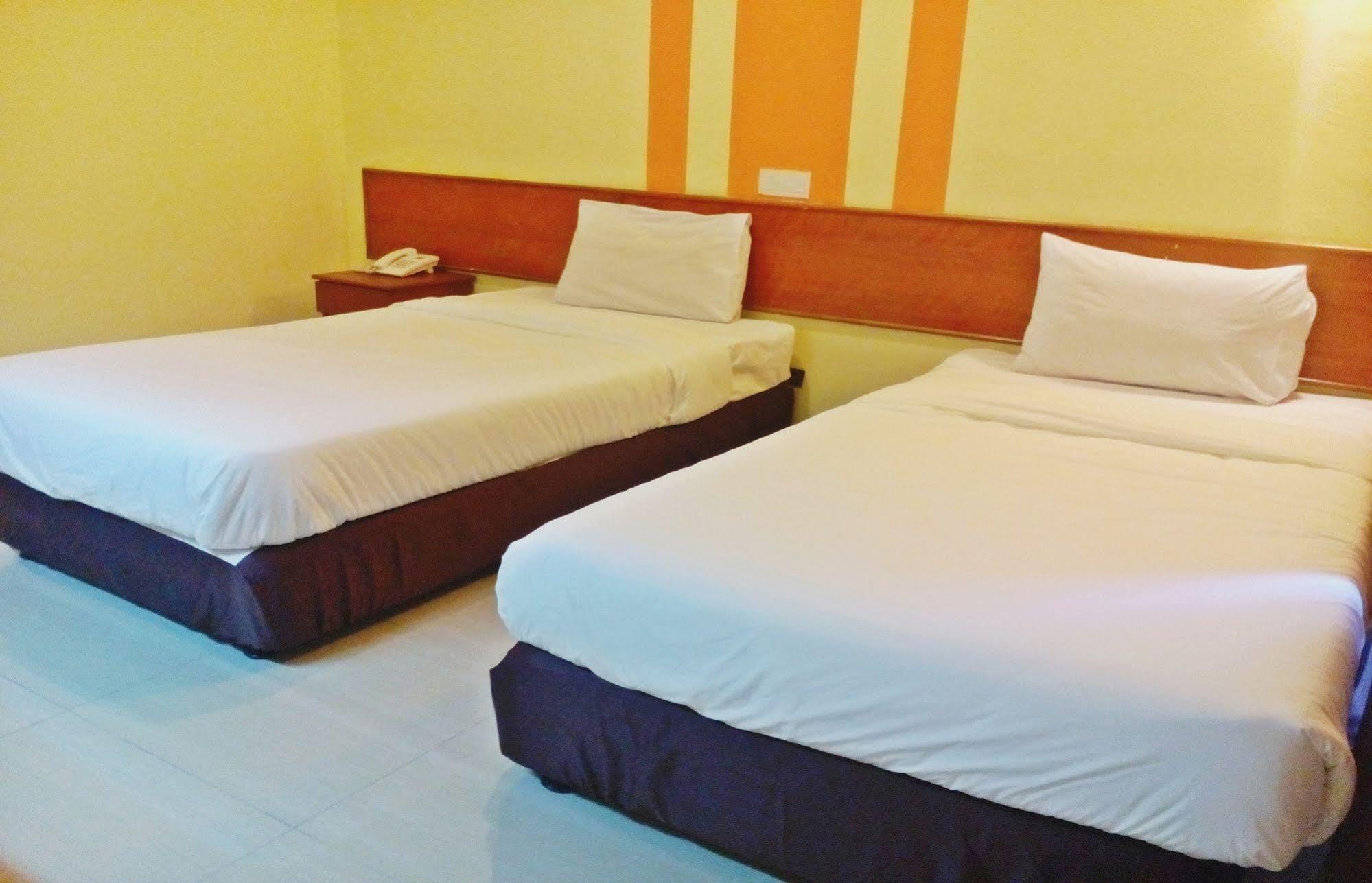 Sun Inns Hotel Sitiawan Exterior foto